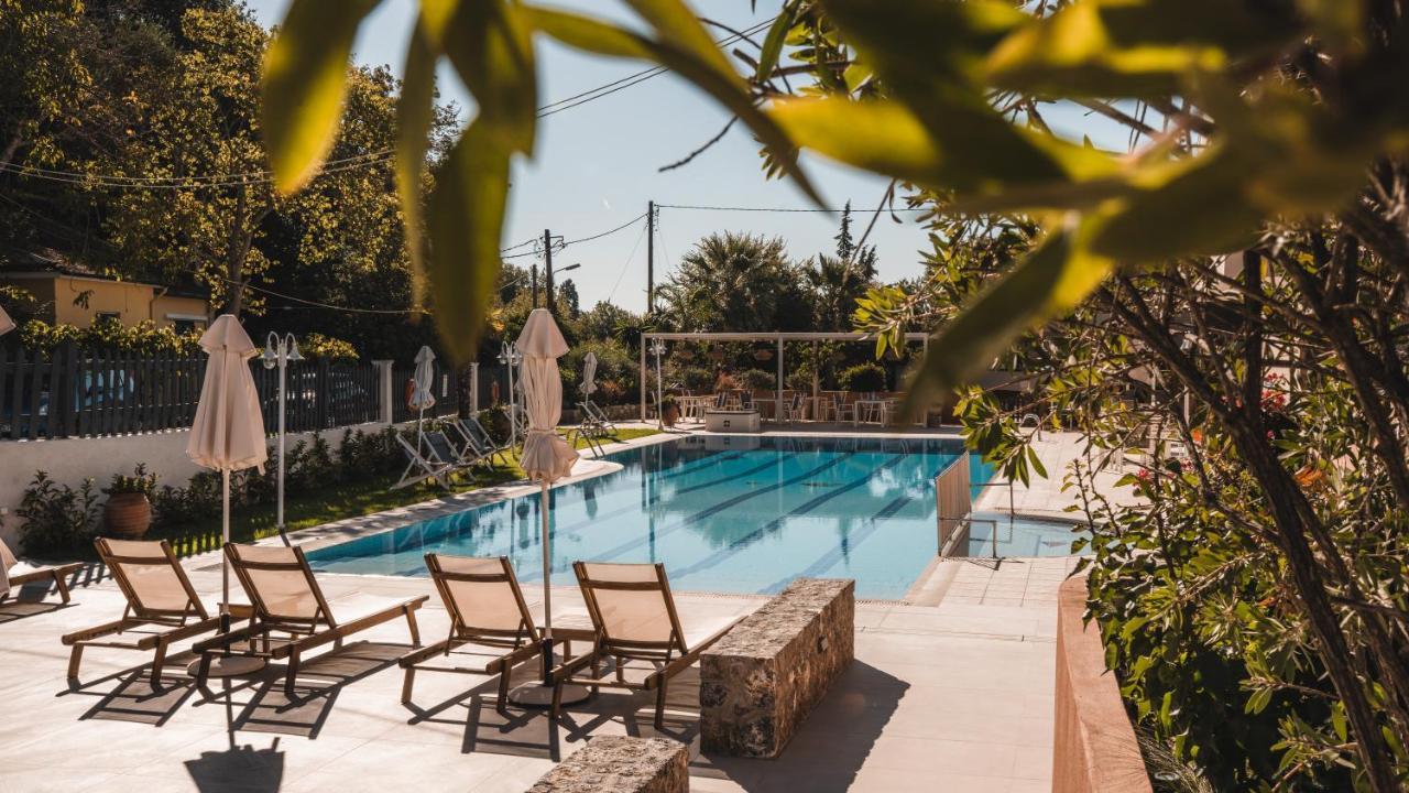 Dominoes Corfu Lejlighedshotel Ypsos Eksteriør billede