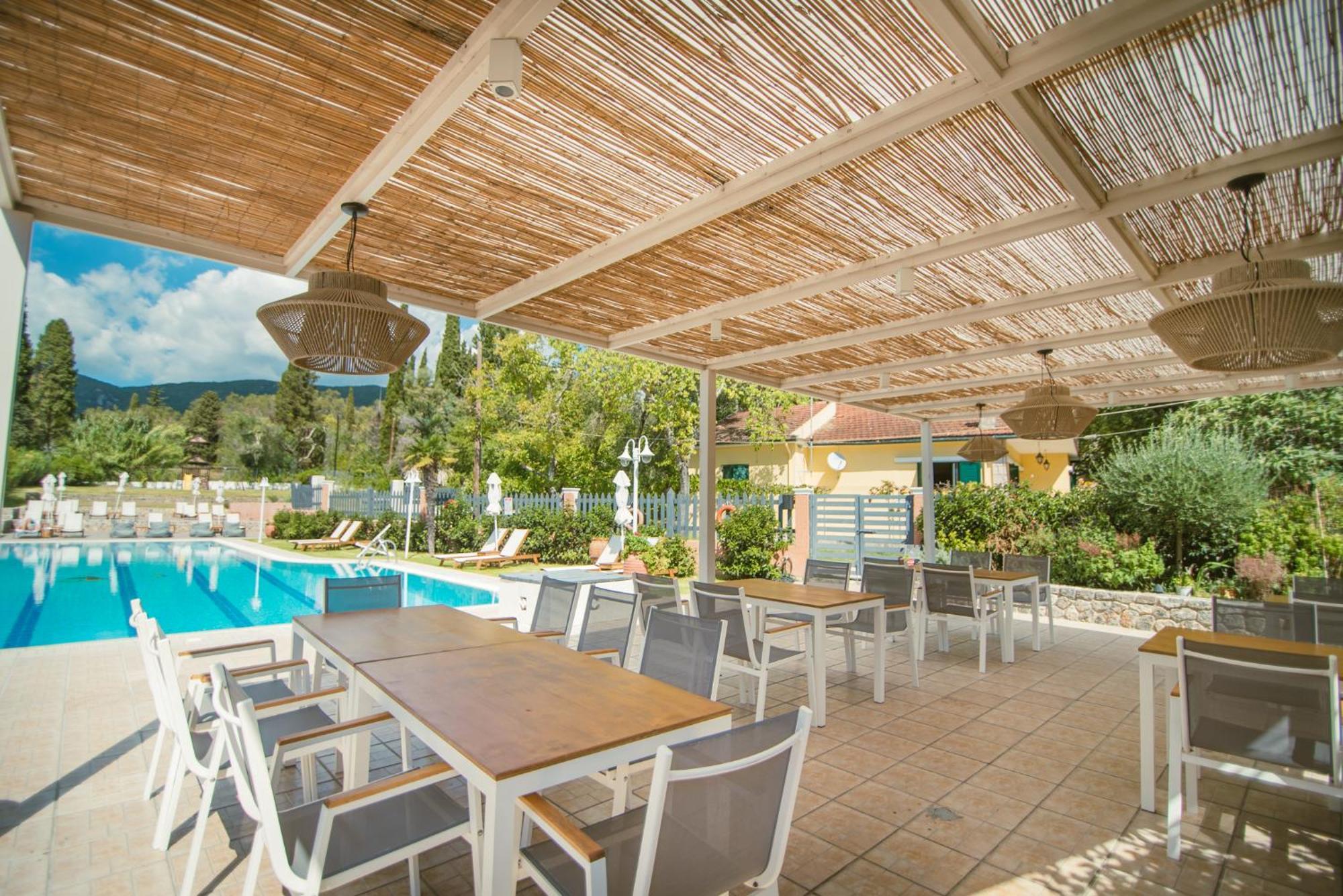 Dominoes Corfu Lejlighedshotel Ypsos Eksteriør billede