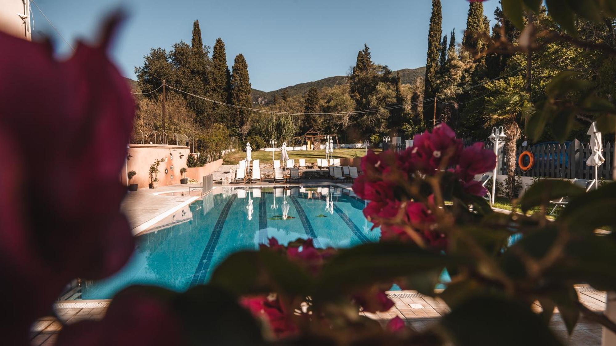 Dominoes Corfu Lejlighedshotel Ypsos Eksteriør billede